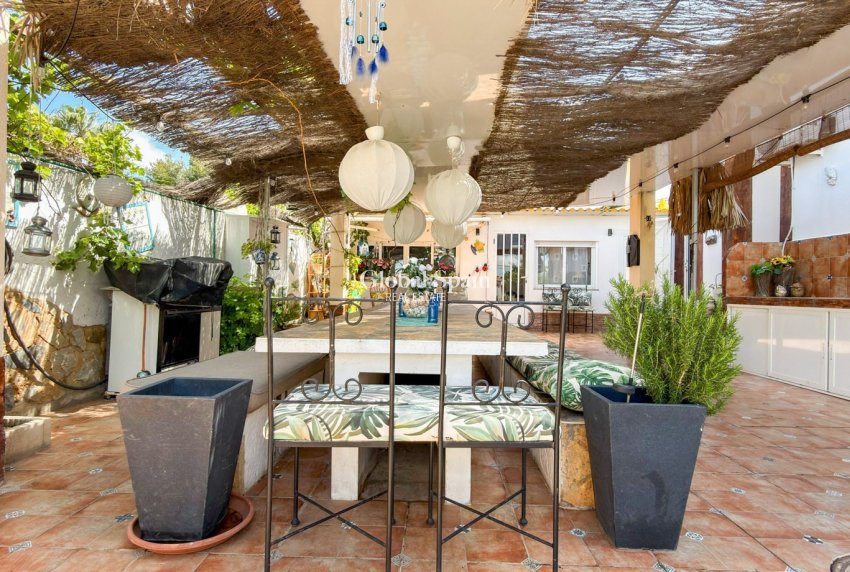 Wederverkoop - VILLA -
CIUDAD QUESADA