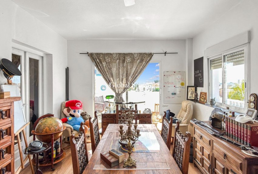 Wederverkoop - VILLA -
CIUDAD QUESADA