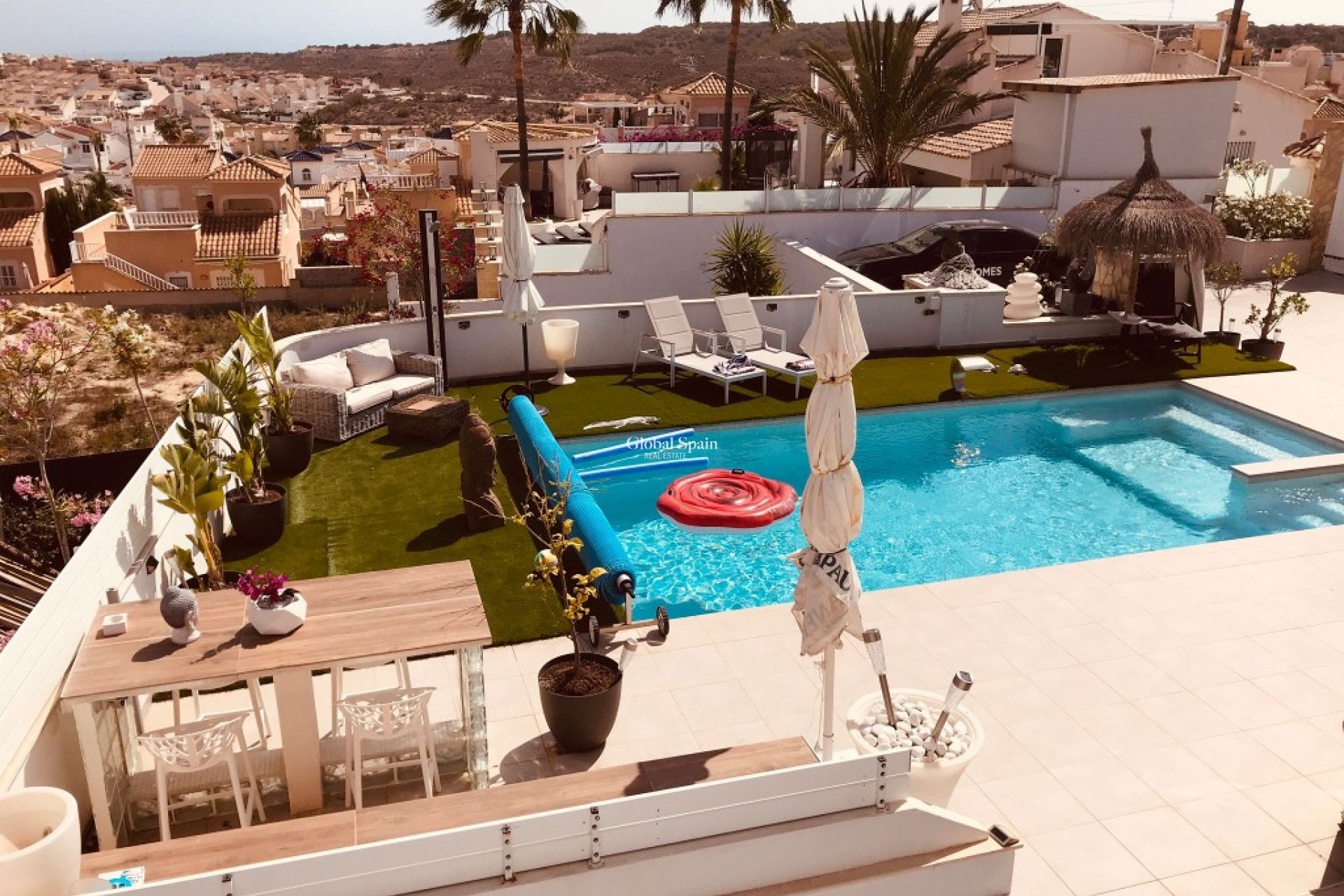 Wederverkoop - VILLA -
CIUDAD QUESADA