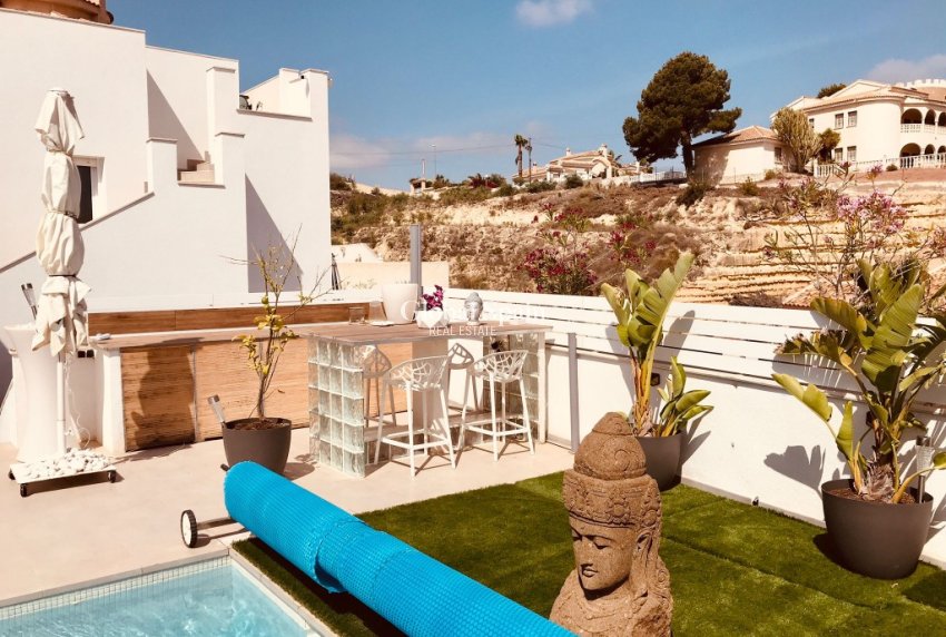 Wederverkoop - VILLA -
CIUDAD QUESADA