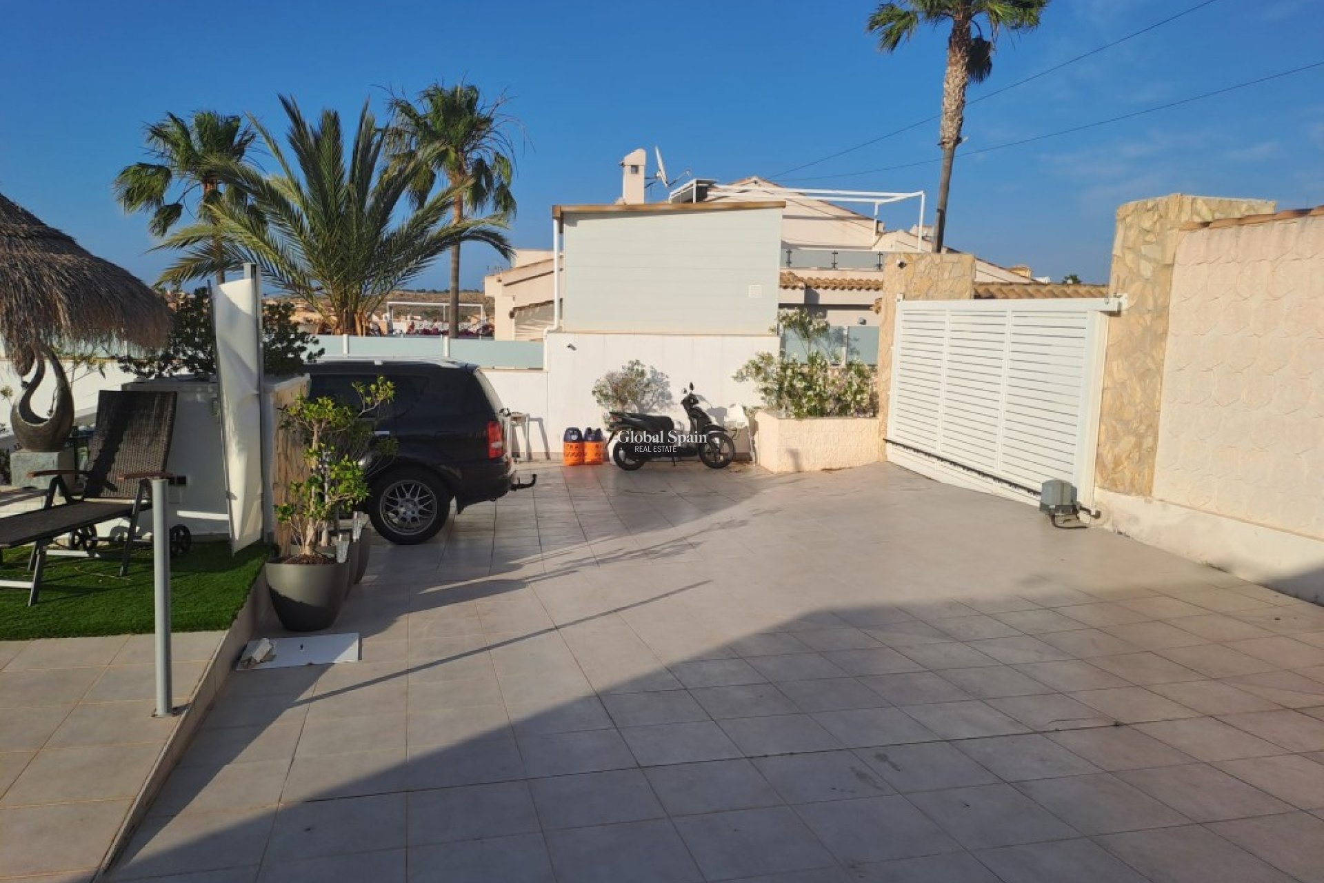 Wederverkoop - VILLA -
CIUDAD QUESADA