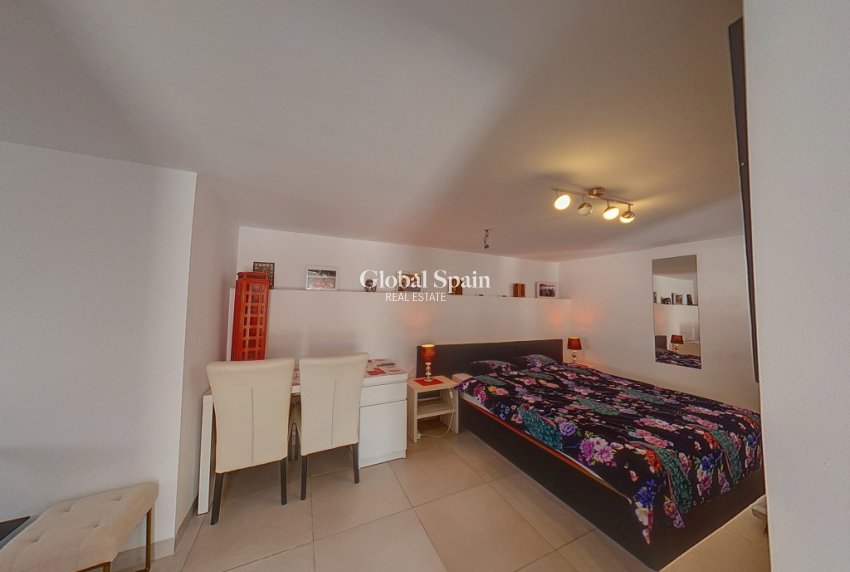 Wederverkoop - VILLA -
CIUDAD QUESADA