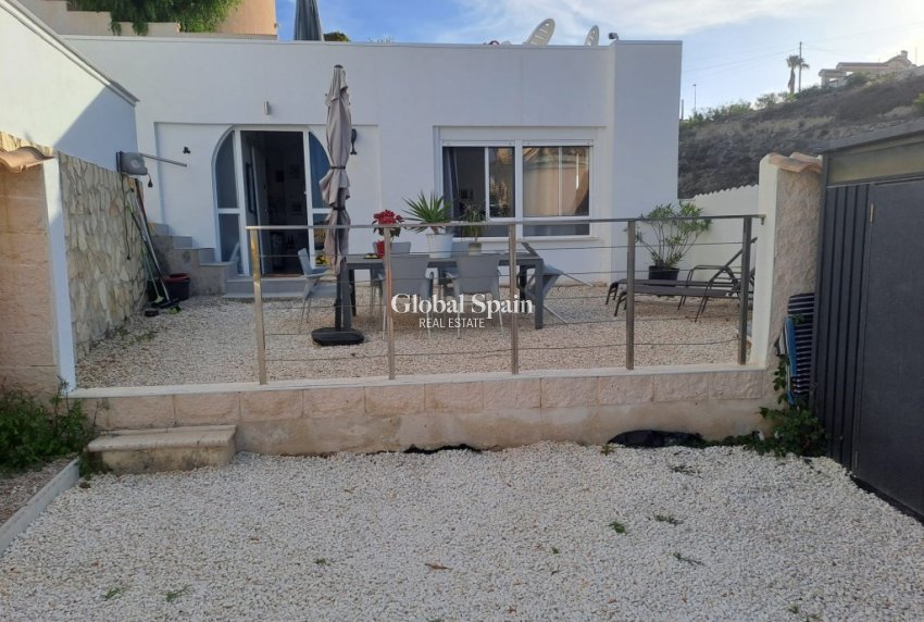 Wederverkoop - VILLA -
CIUDAD QUESADA