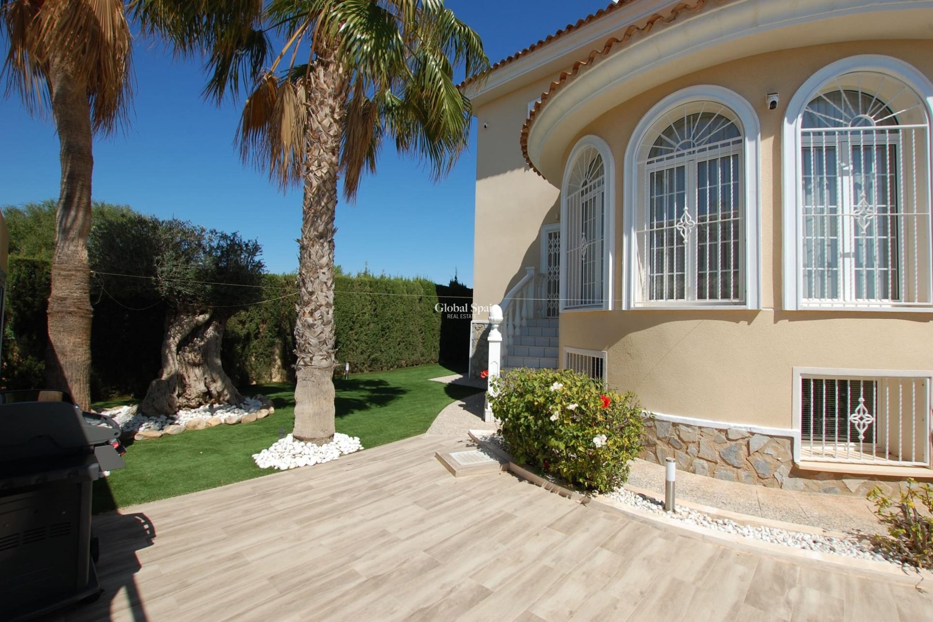 Wederverkoop - VILLA -
CIUDAD QUESADA