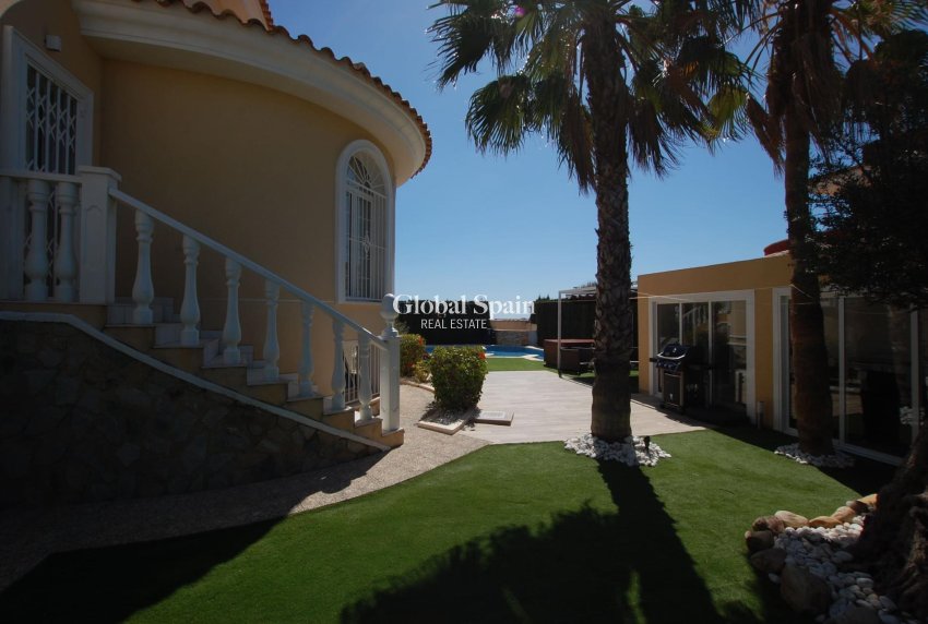 Wederverkoop - VILLA -
CIUDAD QUESADA