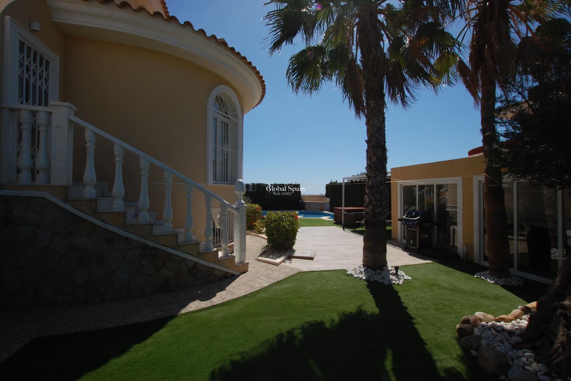 Wederverkoop - VILLA -
CIUDAD QUESADA