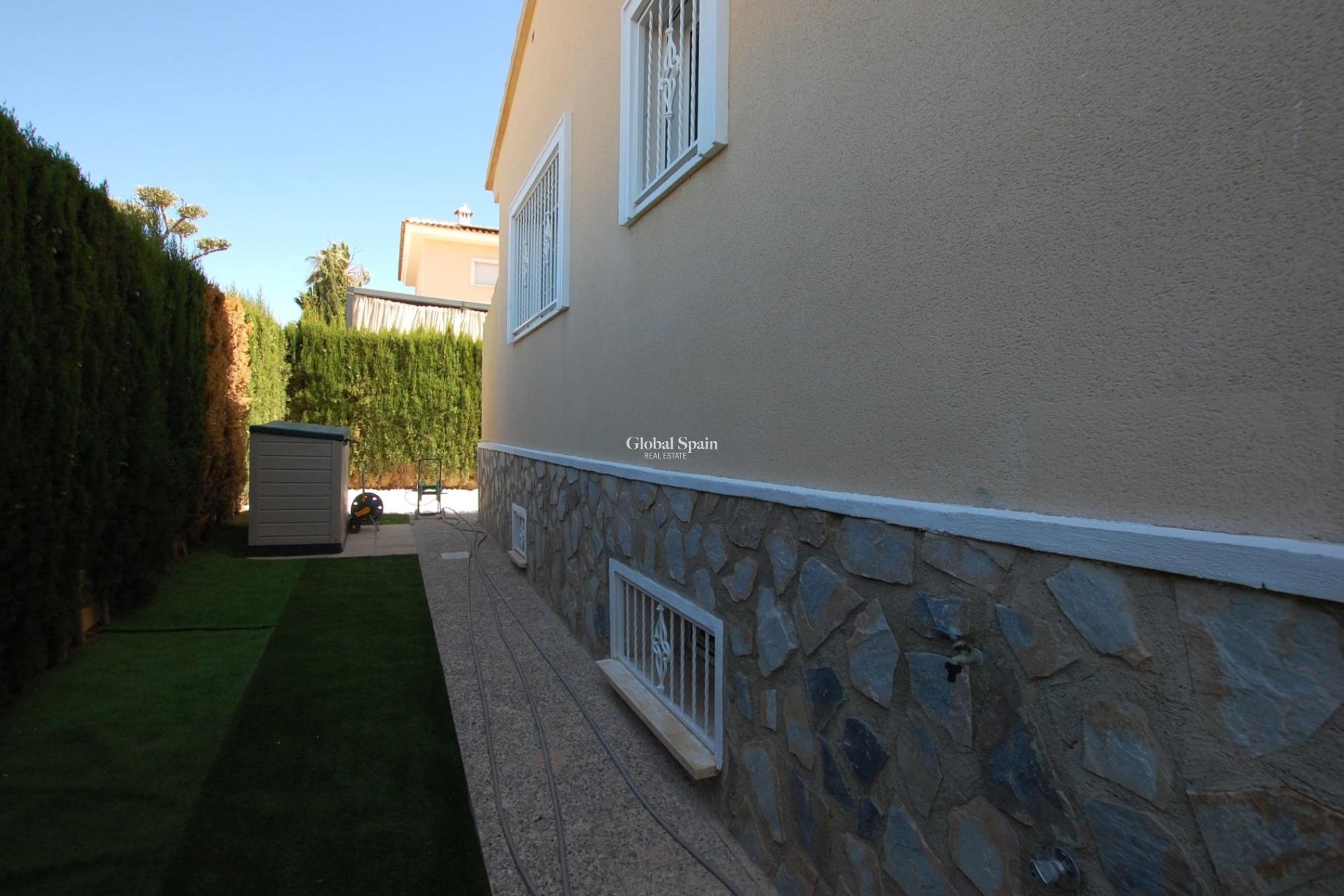 Wederverkoop - VILLA -
CIUDAD QUESADA
