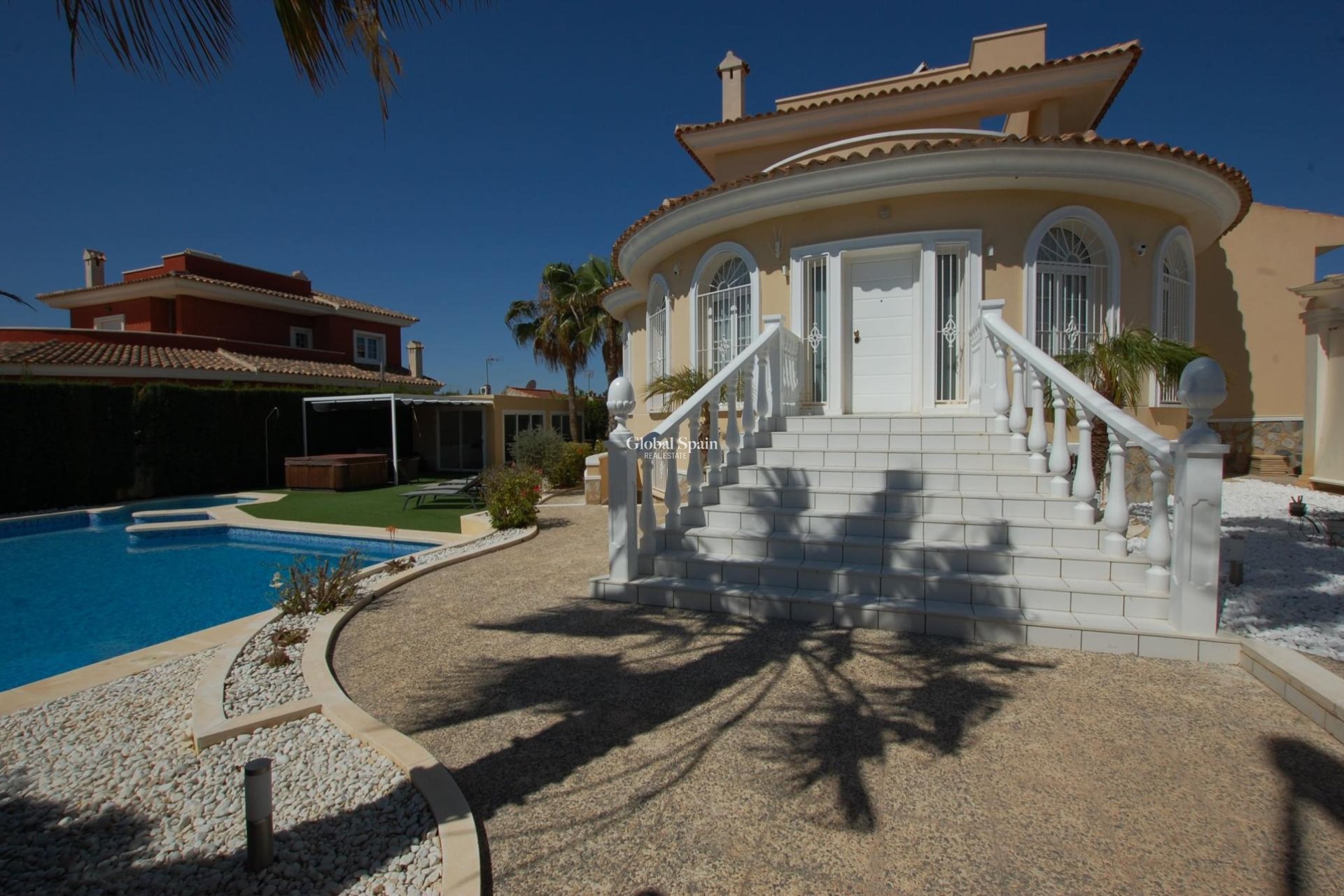 Wederverkoop - VILLA -
CIUDAD QUESADA