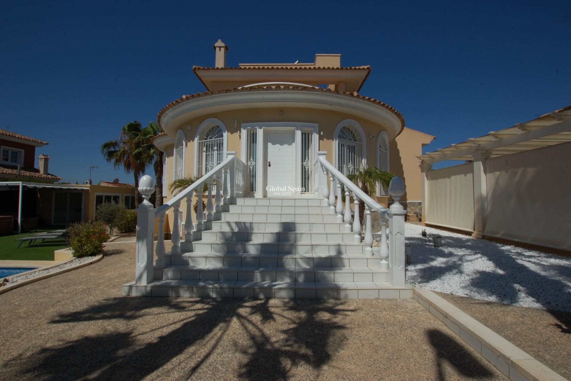 Wederverkoop - VILLA -
CIUDAD QUESADA