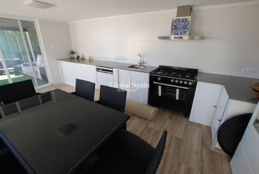 Wederverkoop - VILLA -
CIUDAD QUESADA