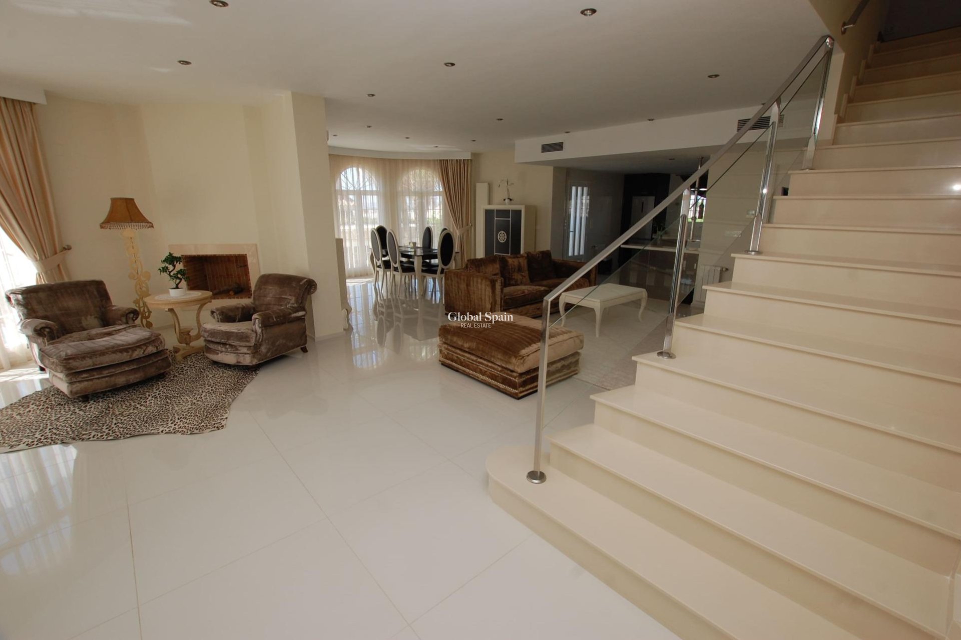 Wederverkoop - VILLA -
CIUDAD QUESADA