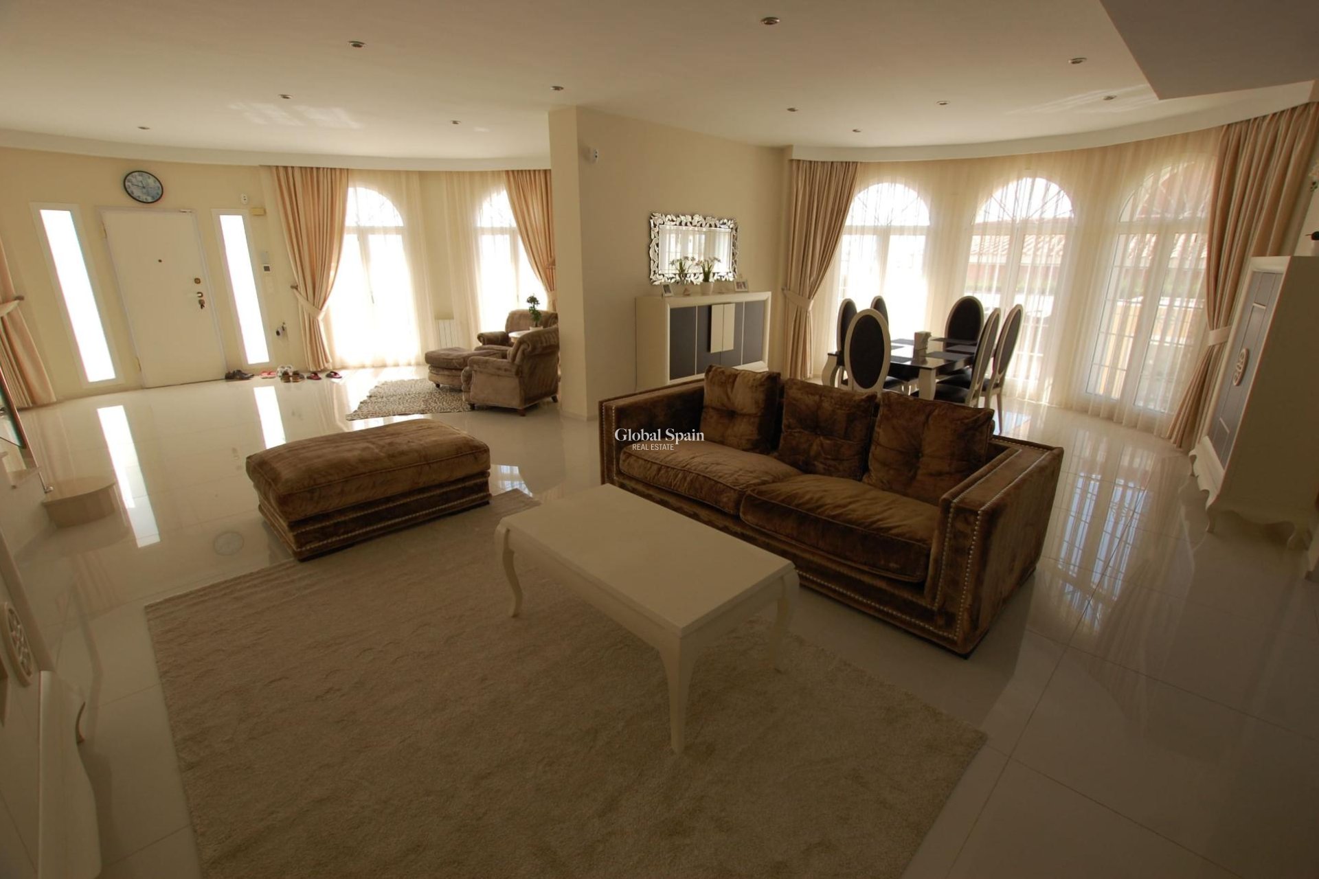 Wederverkoop - VILLA -
CIUDAD QUESADA