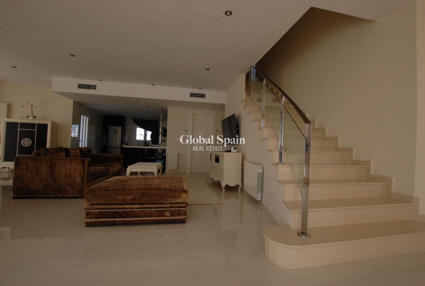 Wederverkoop - VILLA -
CIUDAD QUESADA