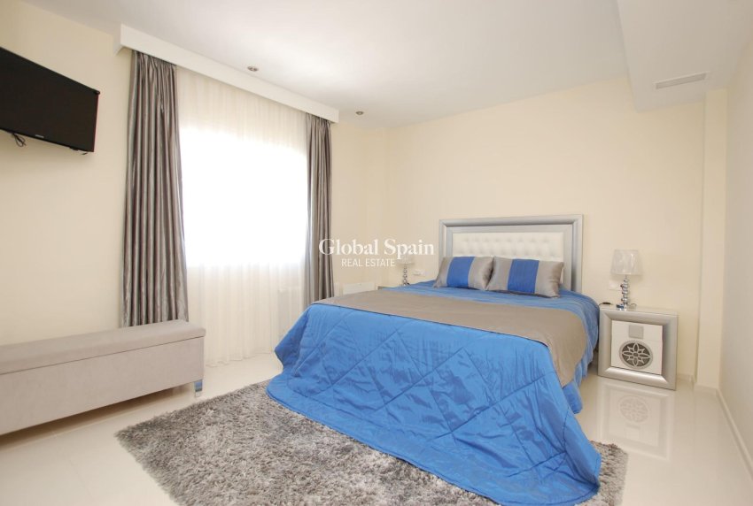 Wederverkoop - VILLA -
CIUDAD QUESADA