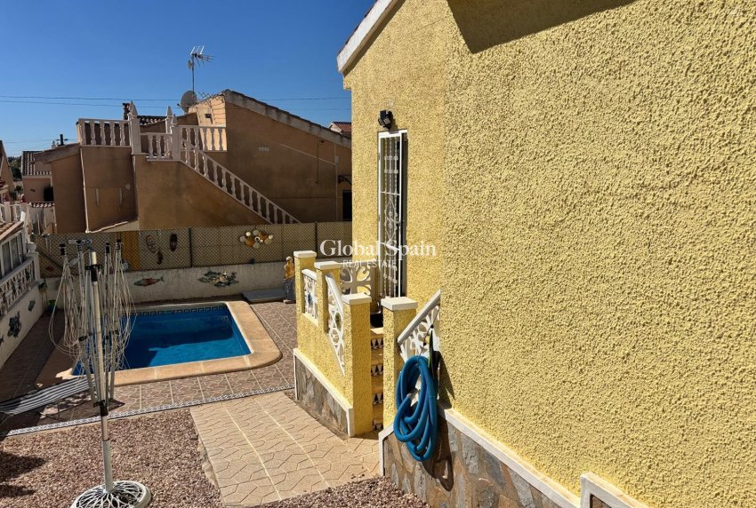 Wederverkoop - VILLA -
CIUDAD QUESADA