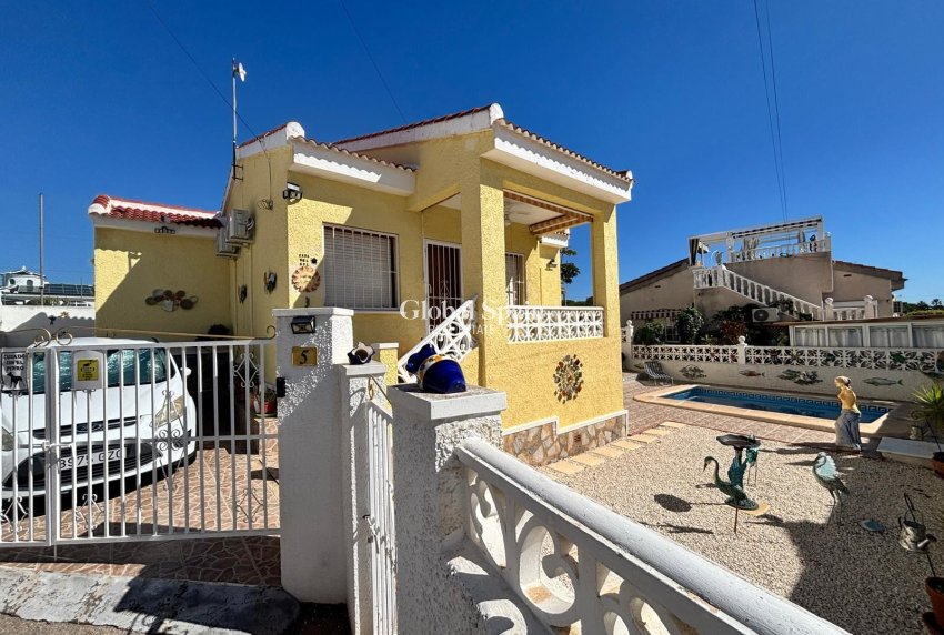 Wederverkoop - VILLA -
CIUDAD QUESADA