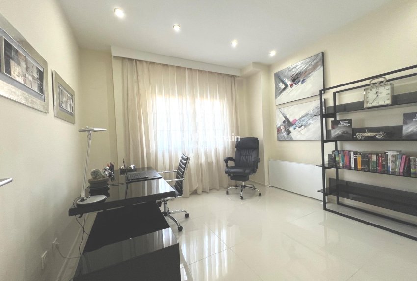 Wederverkoop - VILLA -
CIUDAD QUESADA