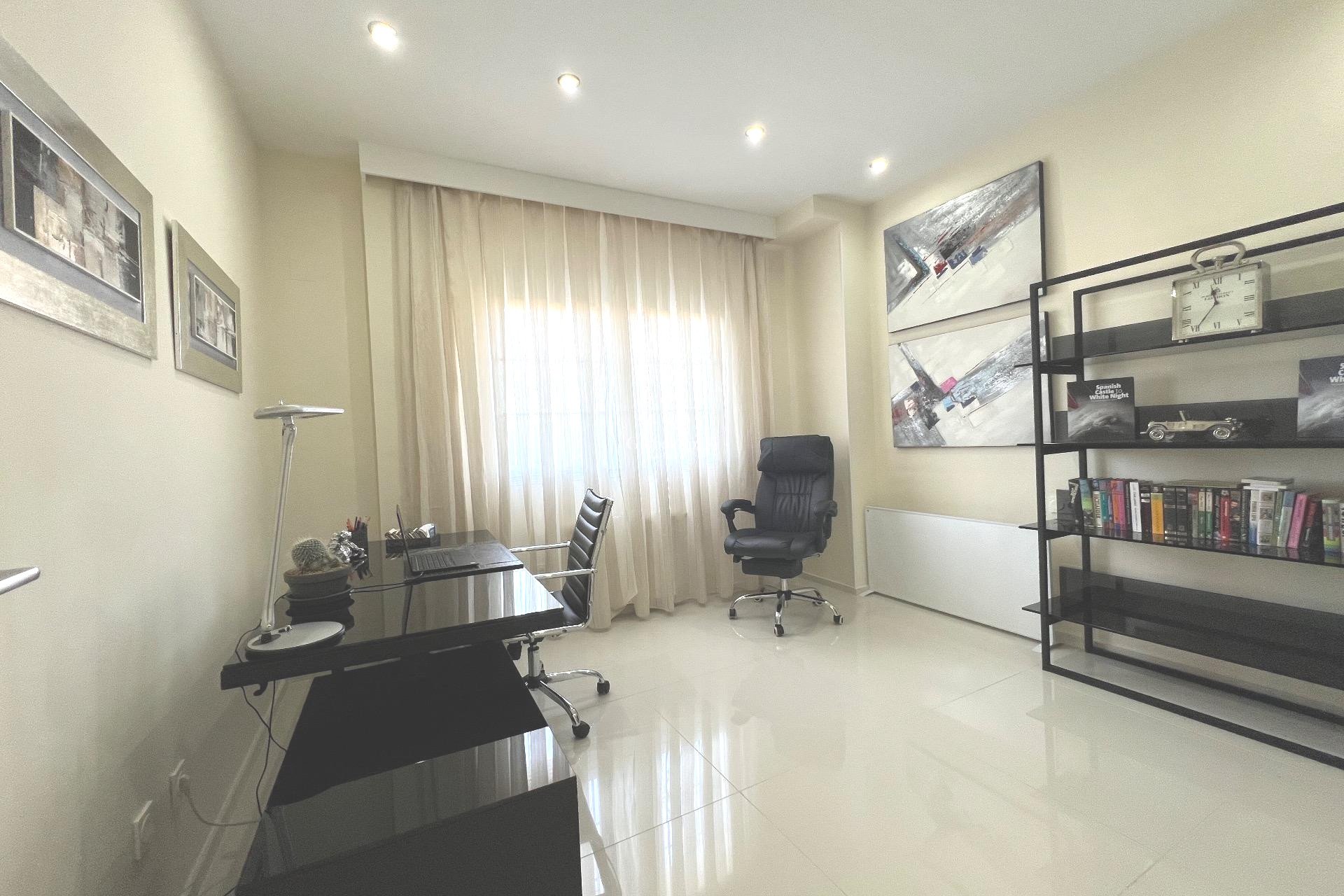 Wederverkoop - VILLA -
CIUDAD QUESADA