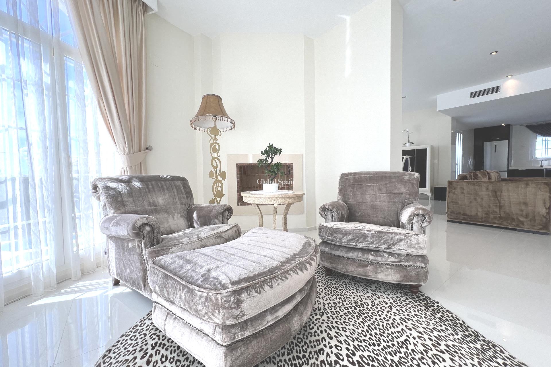 Wederverkoop - VILLA -
CIUDAD QUESADA
