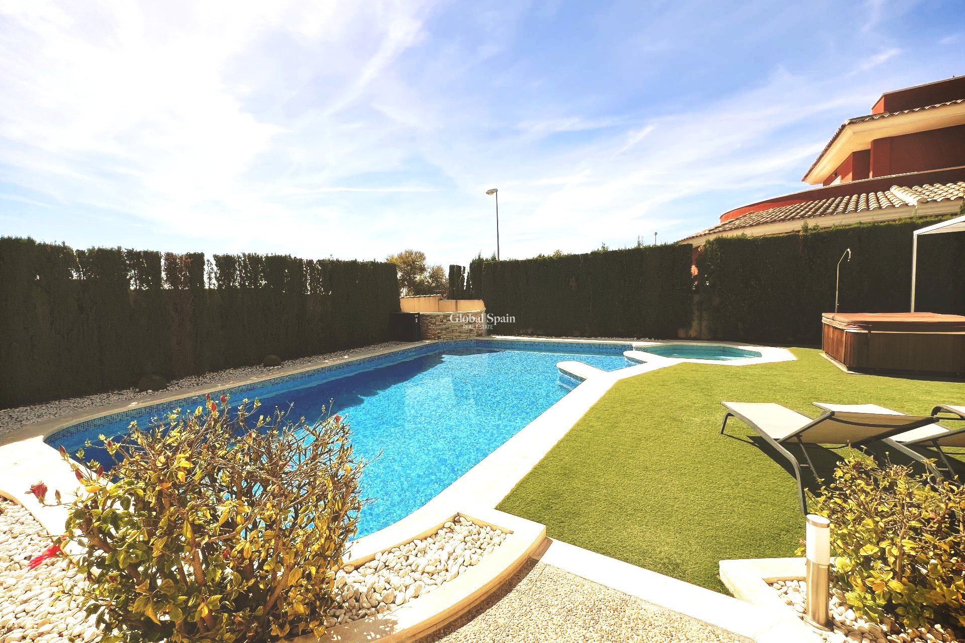 Wederverkoop - VILLA -
CIUDAD QUESADA