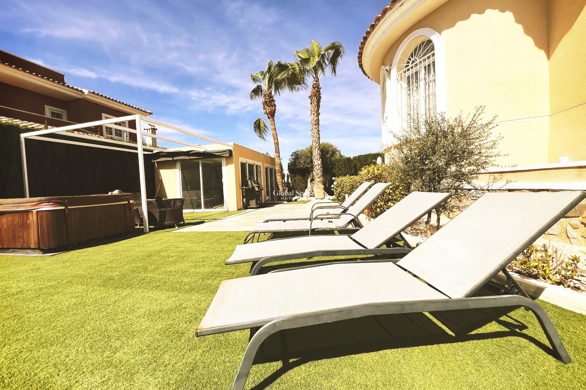 Wederverkoop - VILLA -
CIUDAD QUESADA