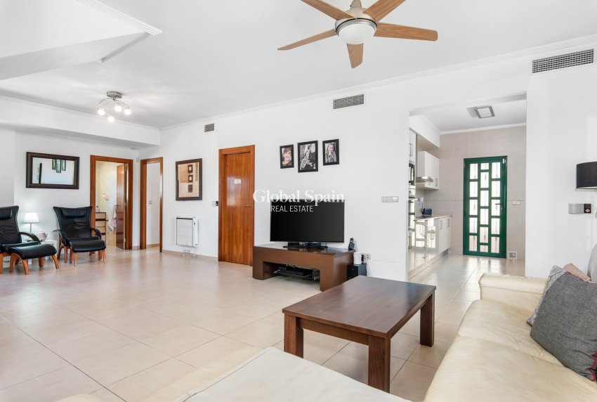 Wederverkoop - VILLA -
CIUDAD QUESADA