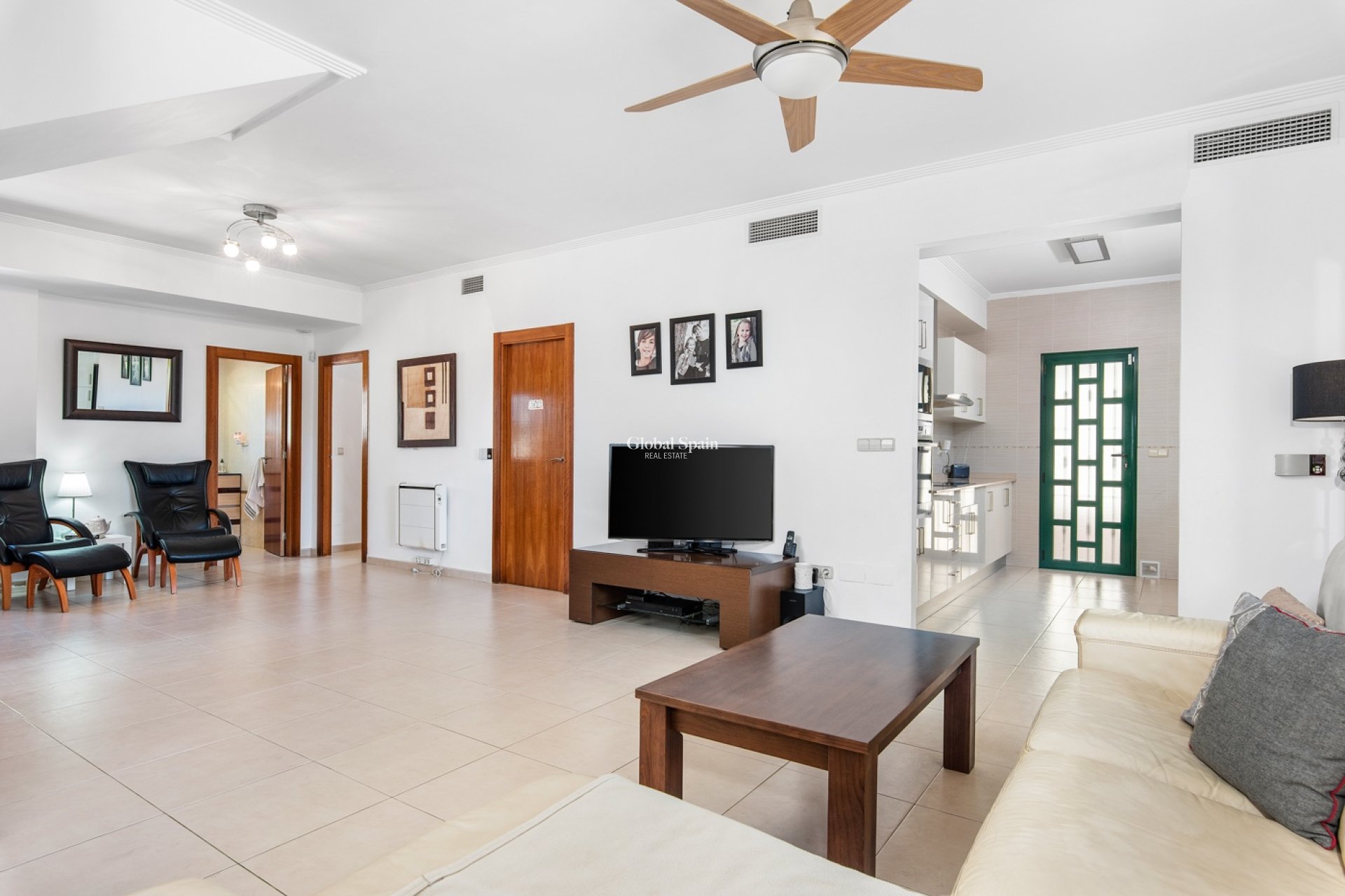 Wederverkoop - VILLA -
CIUDAD QUESADA