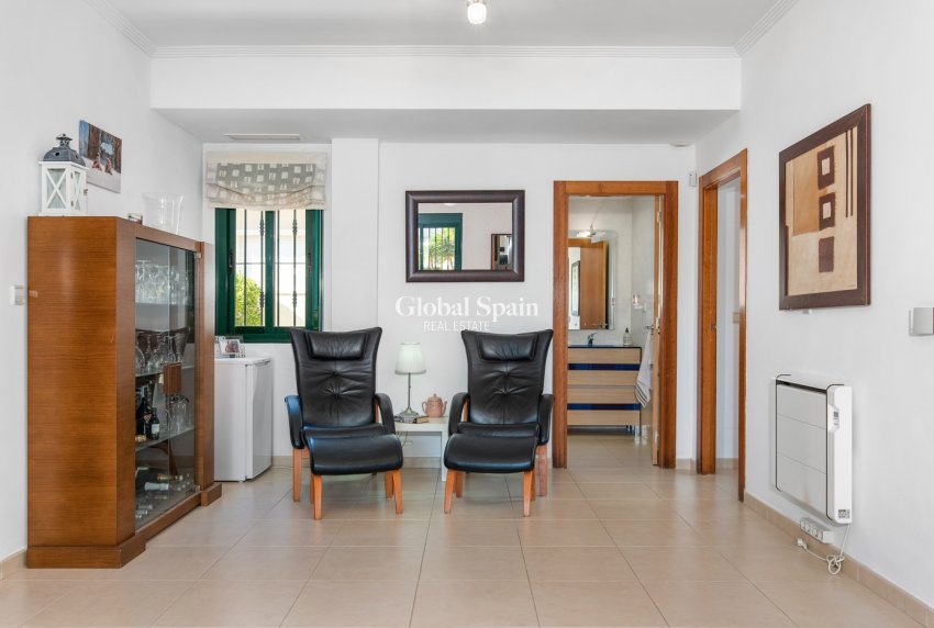 Wederverkoop - VILLA -
CIUDAD QUESADA