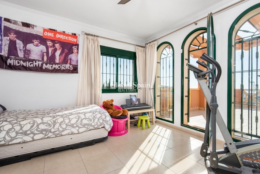 Wederverkoop - VILLA -
CIUDAD QUESADA
