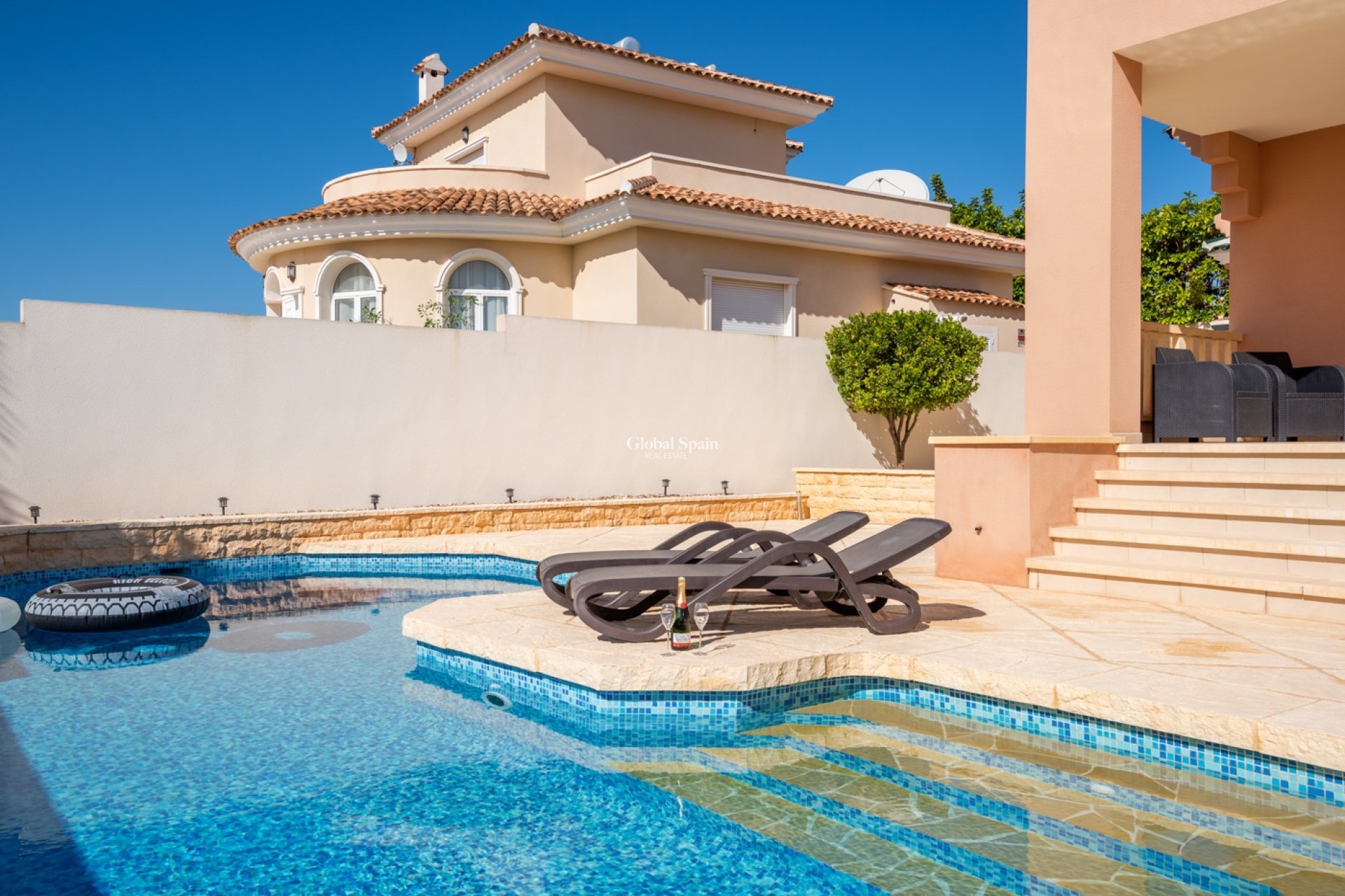 Wederverkoop - VILLA -
CIUDAD QUESADA