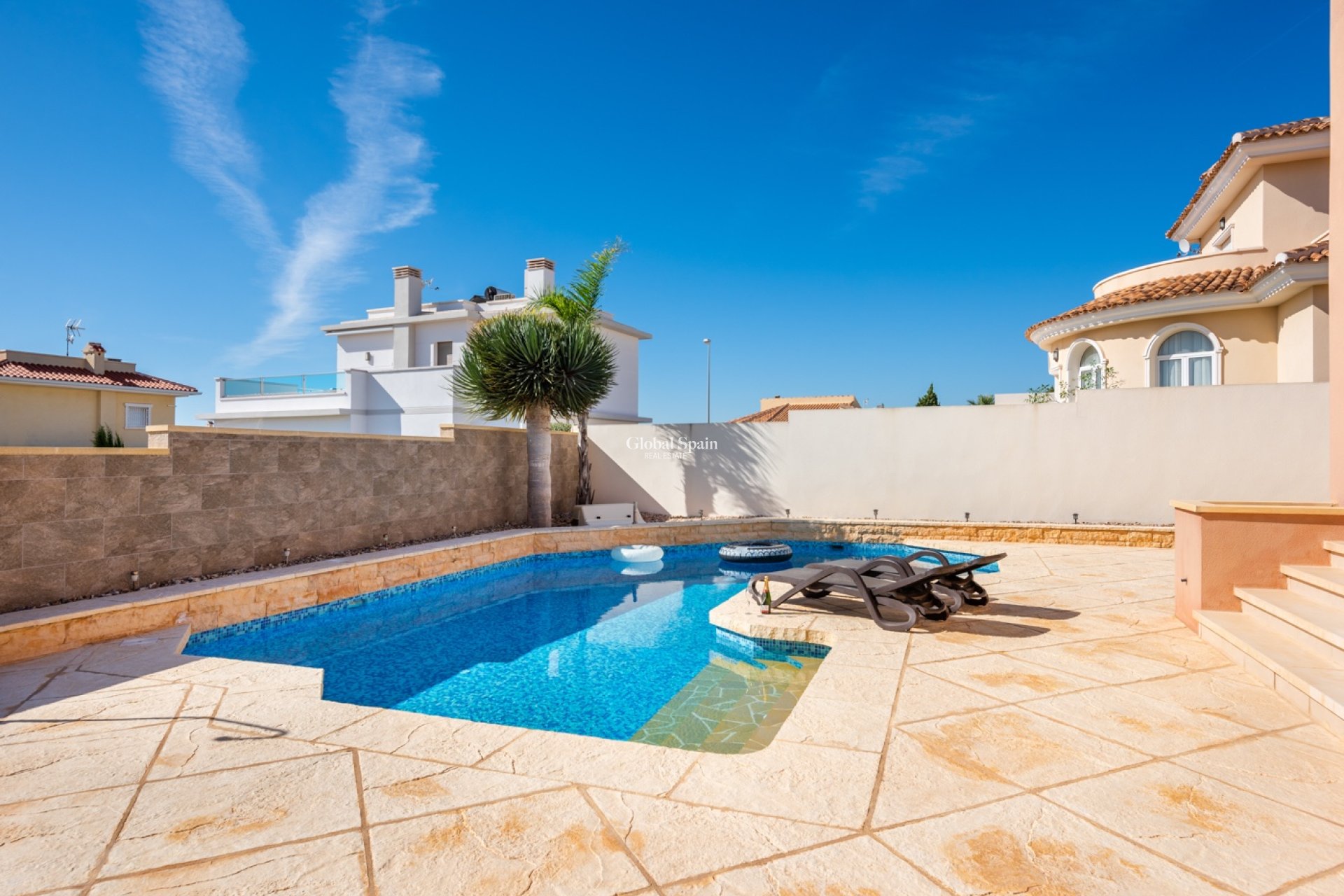 Wederverkoop - VILLA -
CIUDAD QUESADA