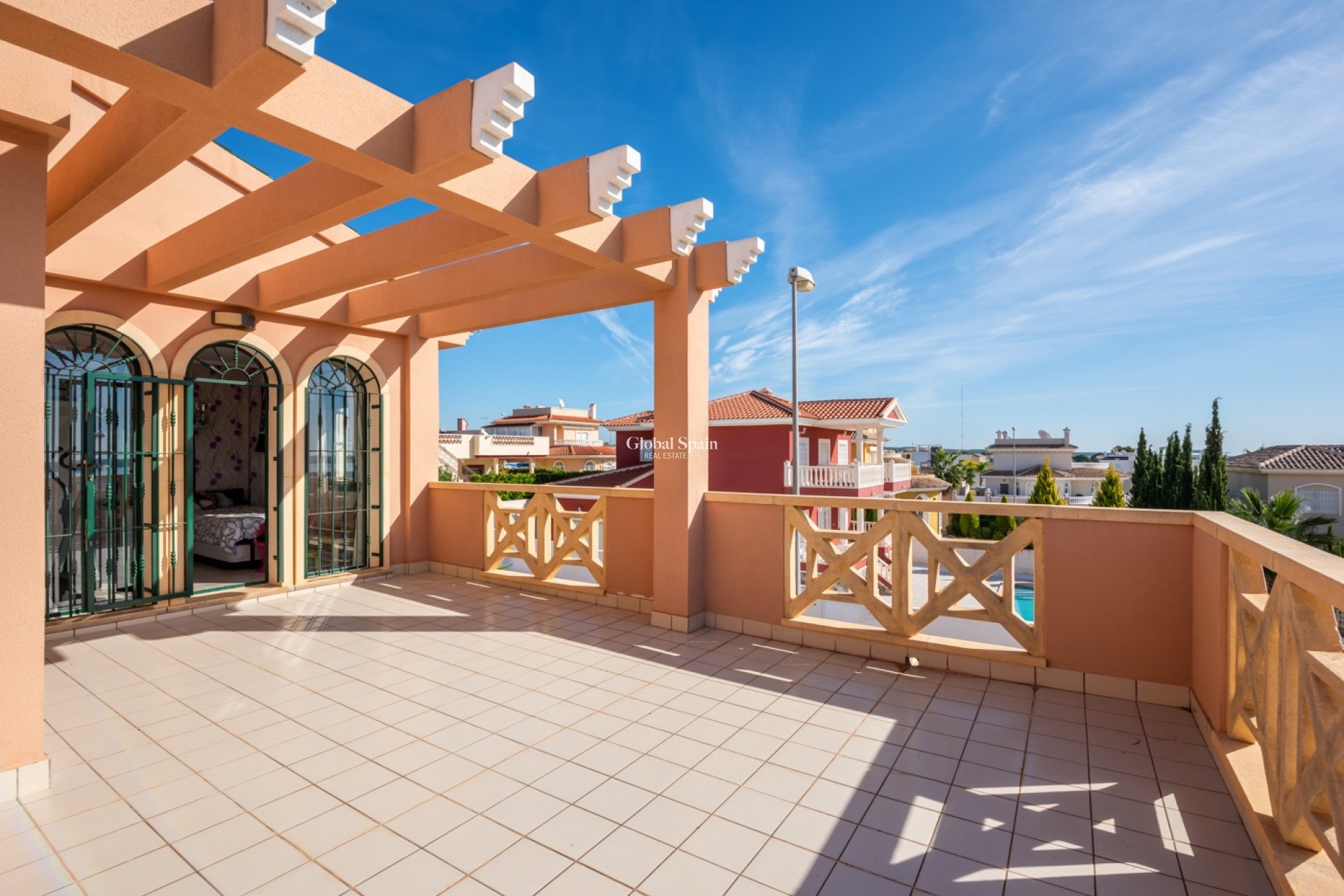 Wederverkoop - VILLA -
CIUDAD QUESADA