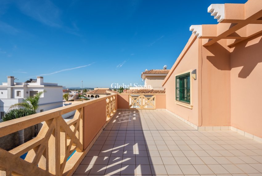 Wederverkoop - VILLA -
CIUDAD QUESADA