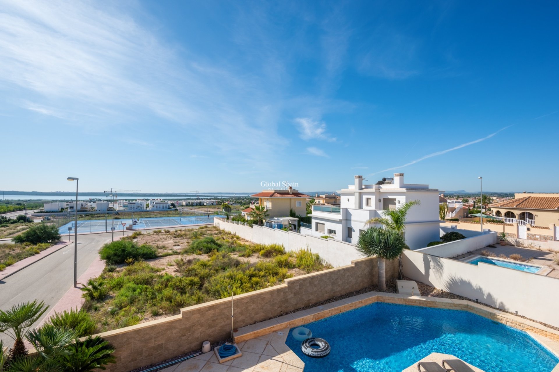 Wederverkoop - VILLA -
CIUDAD QUESADA