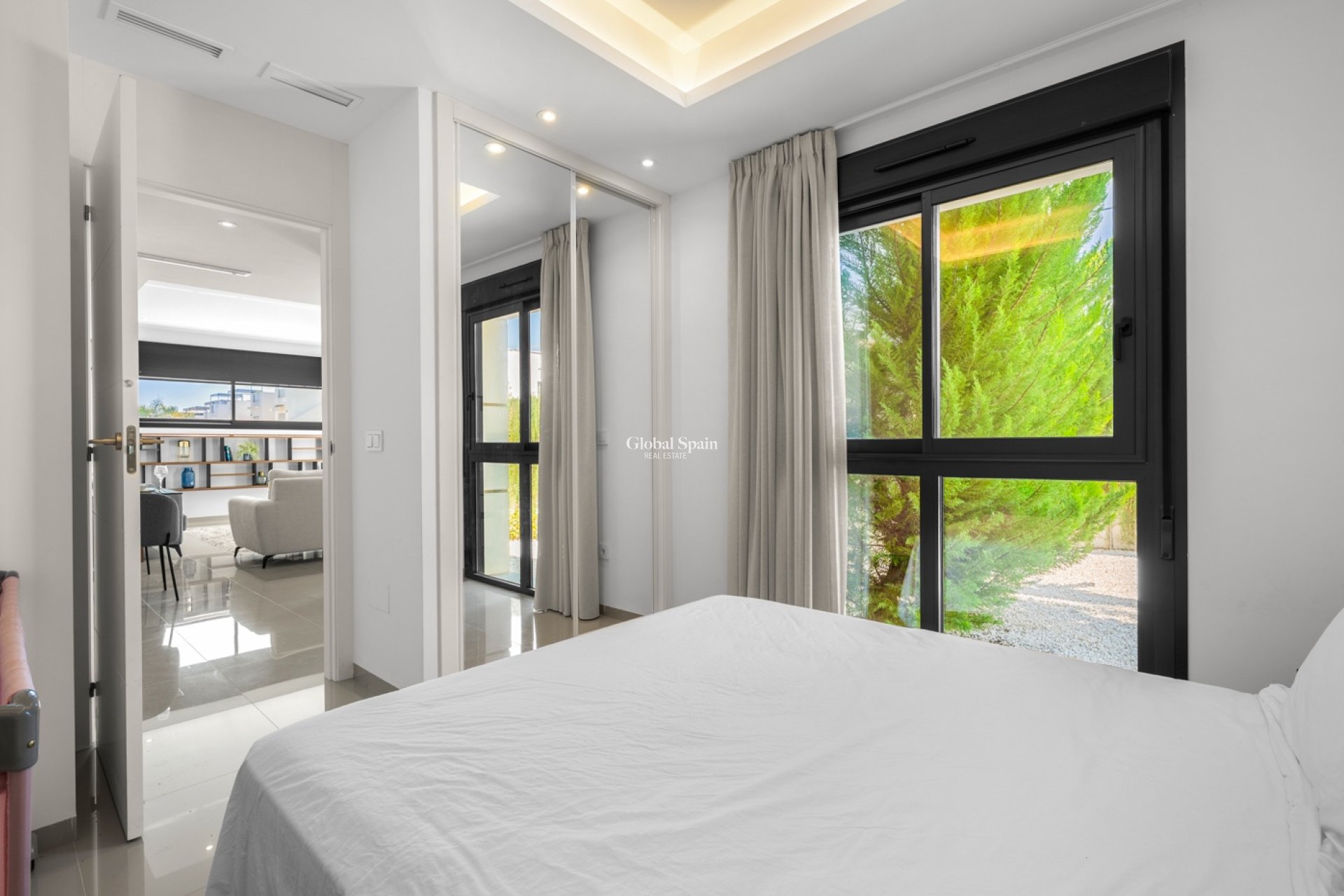 Wederverkoop - VILLA -
CIUDAD QUESADA