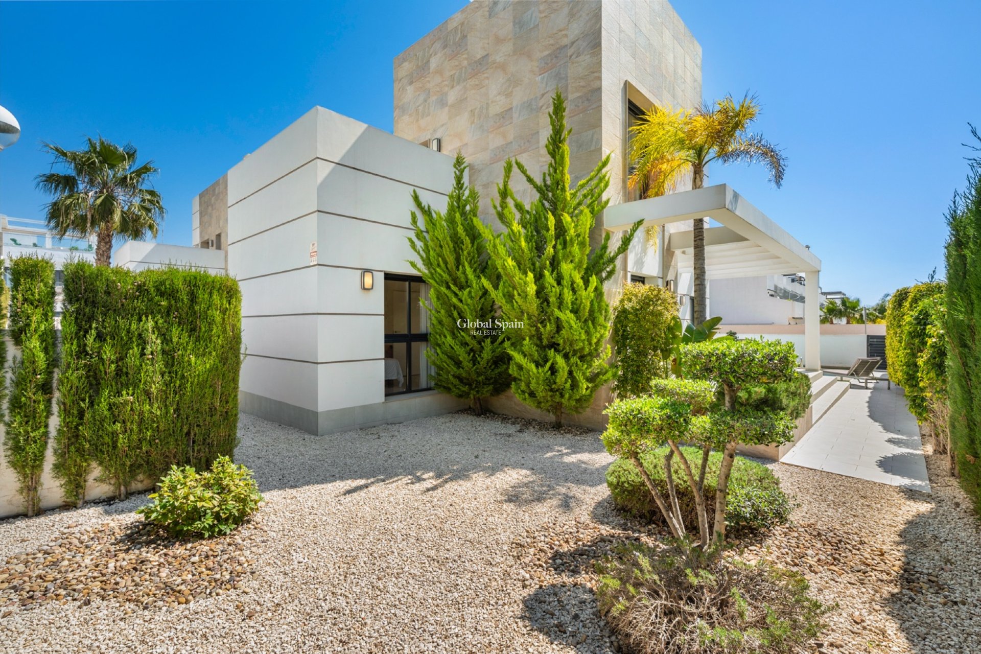 Wederverkoop - VILLA -
CIUDAD QUESADA