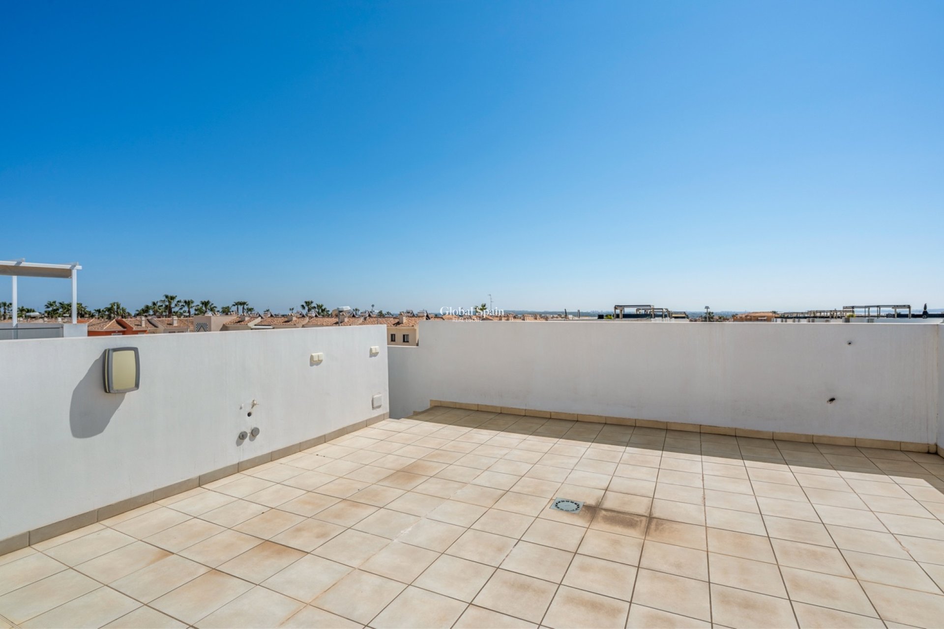 Wederverkoop - VILLA -
CIUDAD QUESADA