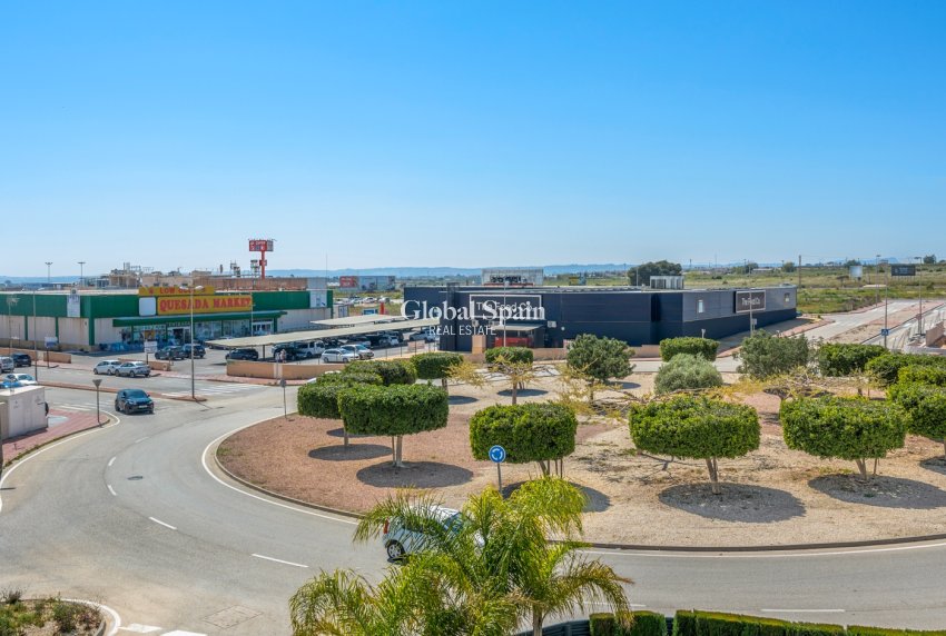 Wederverkoop - VILLA -
CIUDAD QUESADA