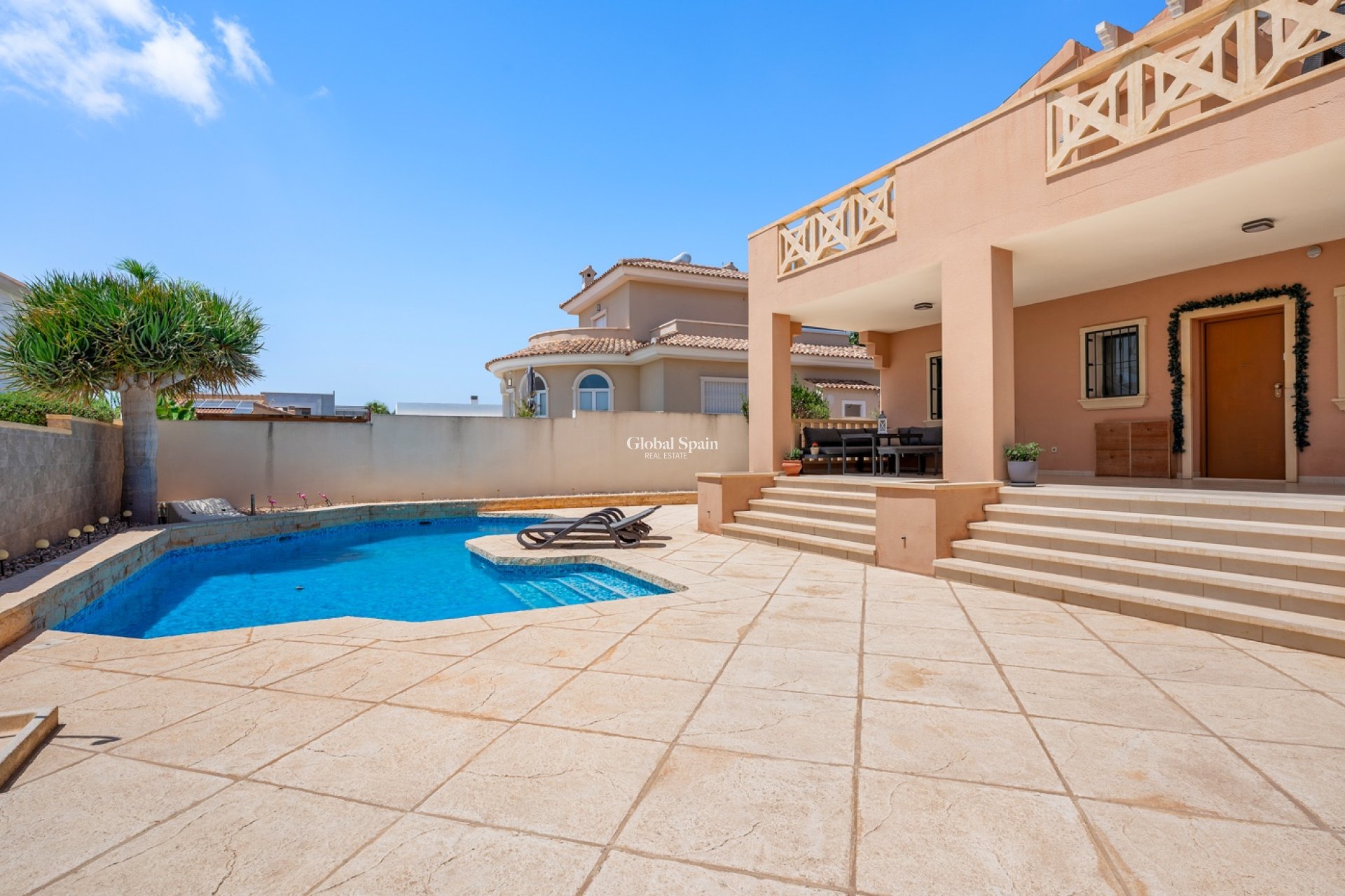 Wederverkoop - VILLA -
CIUDAD QUESADA
