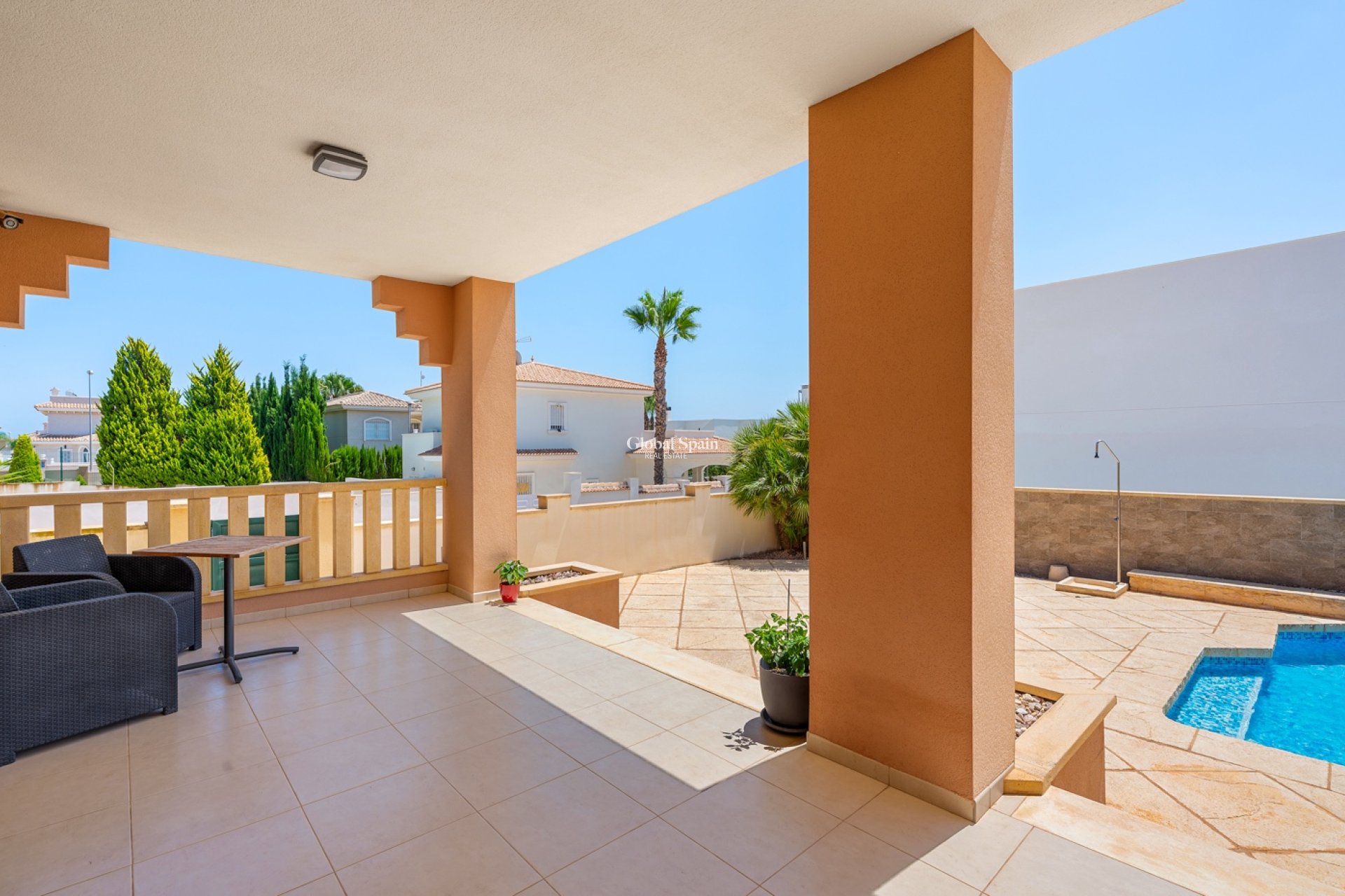 Wederverkoop - VILLA -
CIUDAD QUESADA