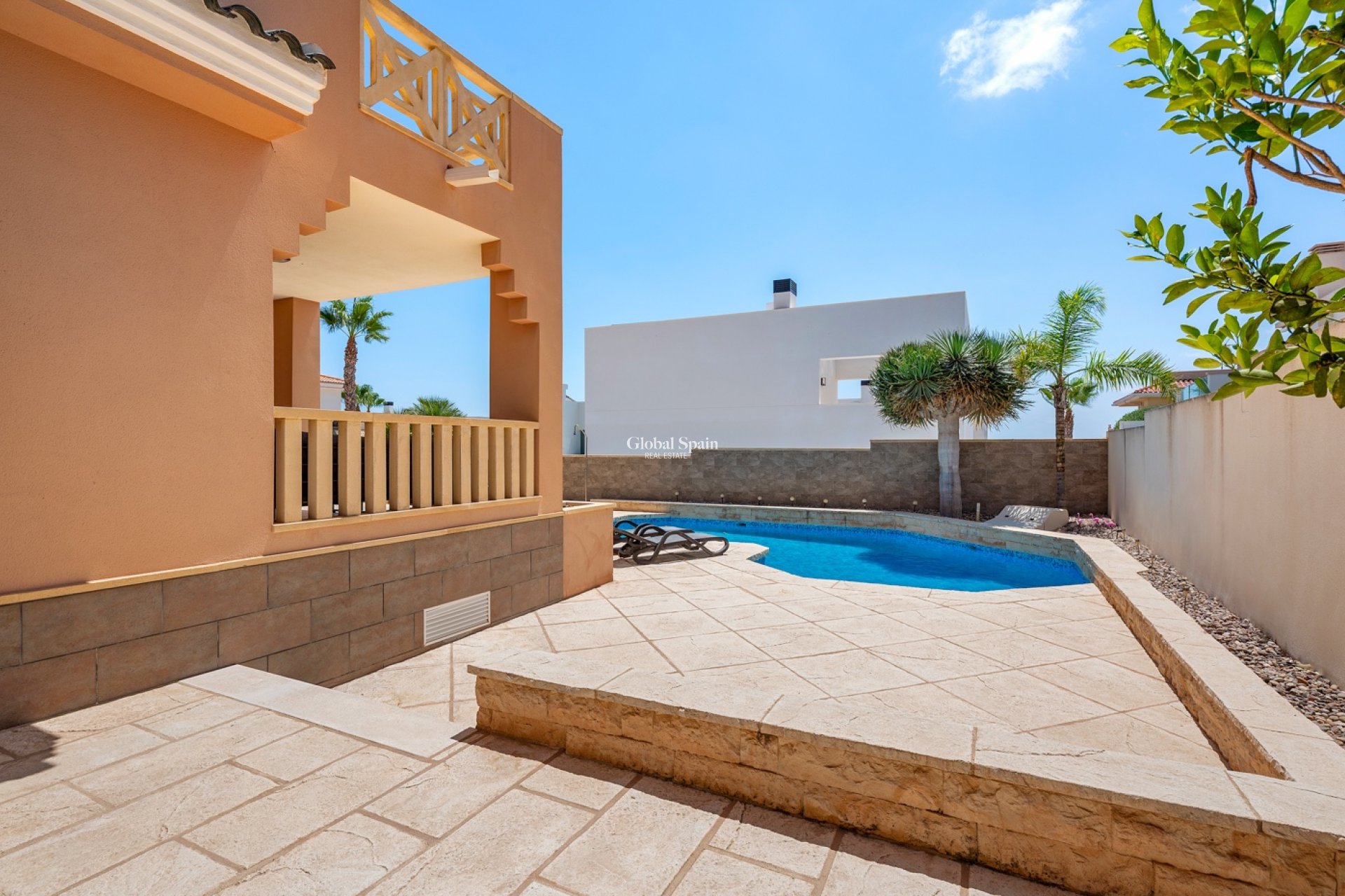 Wederverkoop - VILLA -
CIUDAD QUESADA