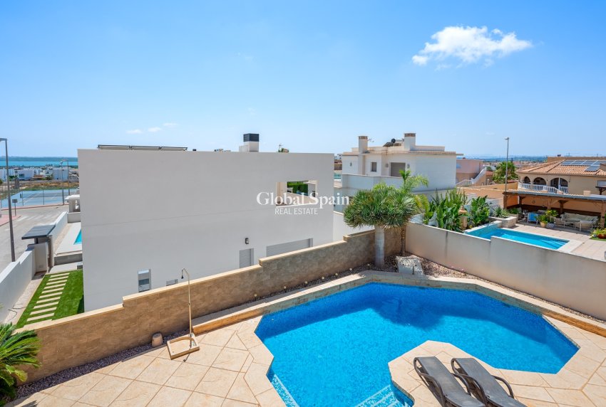 Wederverkoop - VILLA -
CIUDAD QUESADA