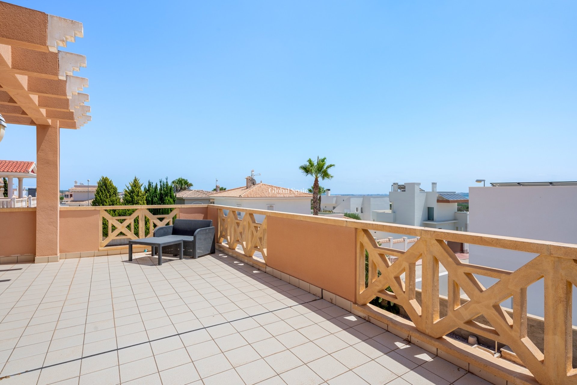 Wederverkoop - VILLA -
CIUDAD QUESADA