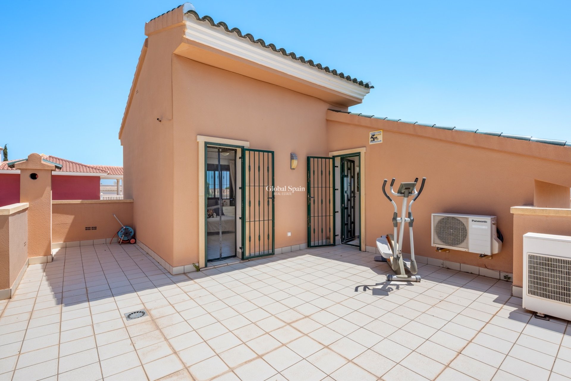Wederverkoop - VILLA -
CIUDAD QUESADA