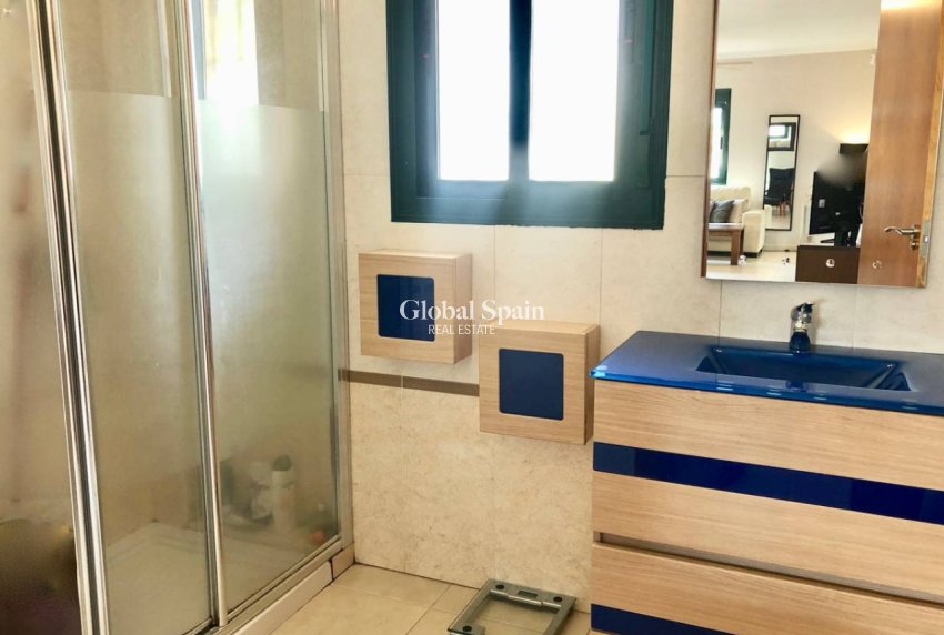 Wederverkoop - VILLA -
CIUDAD QUESADA