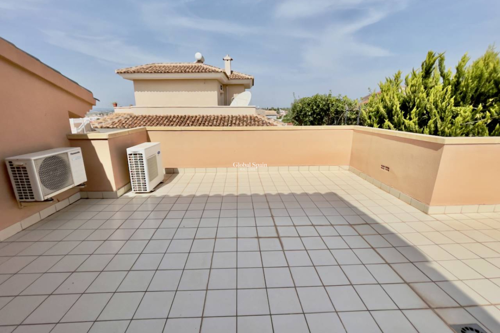Wederverkoop - VILLA -
CIUDAD QUESADA