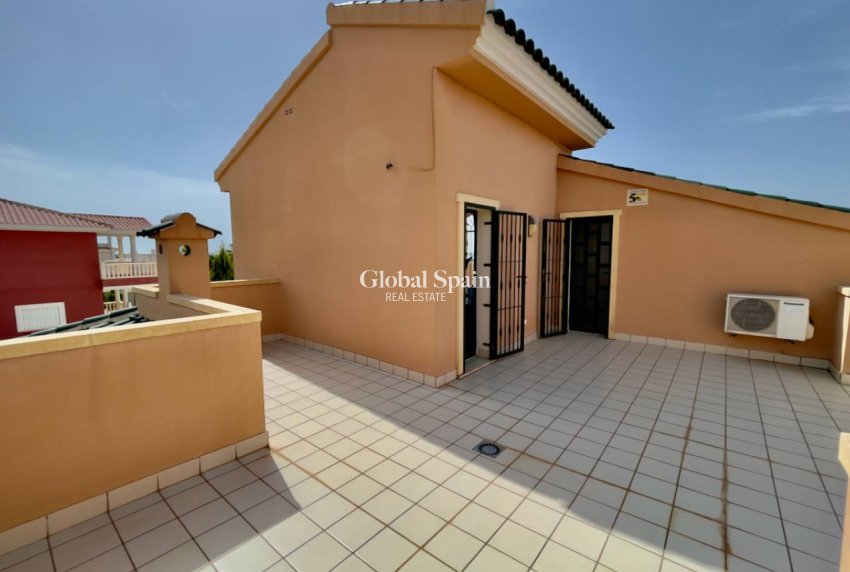Wederverkoop - VILLA -
CIUDAD QUESADA
