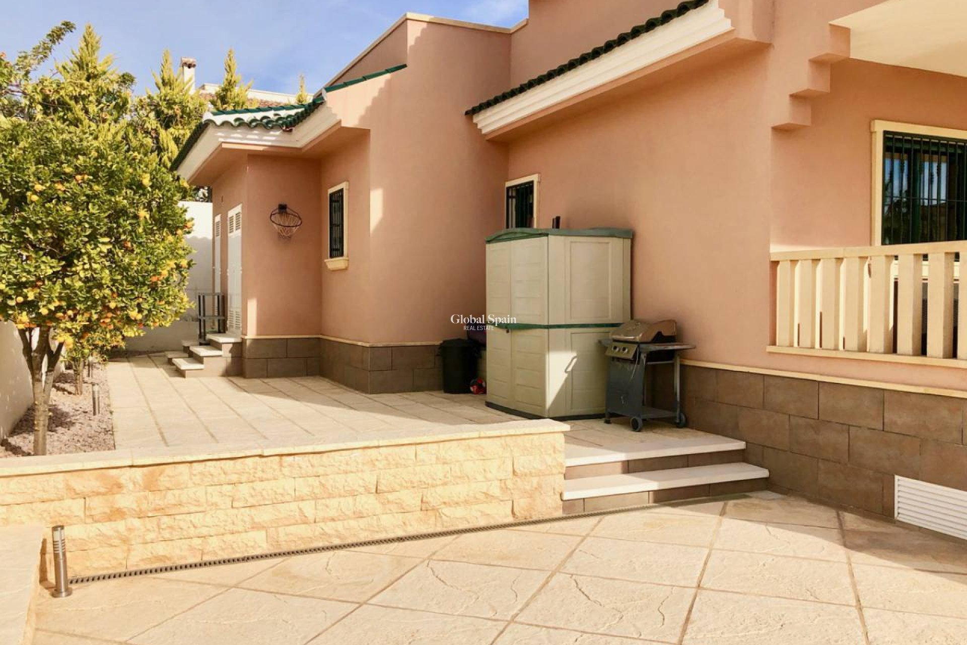 Wederverkoop - VILLA -
CIUDAD QUESADA