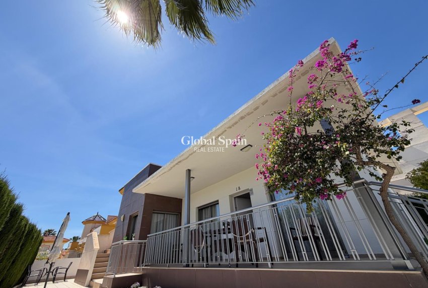Wederverkoop - VILLA -
CIUDAD QUESADA