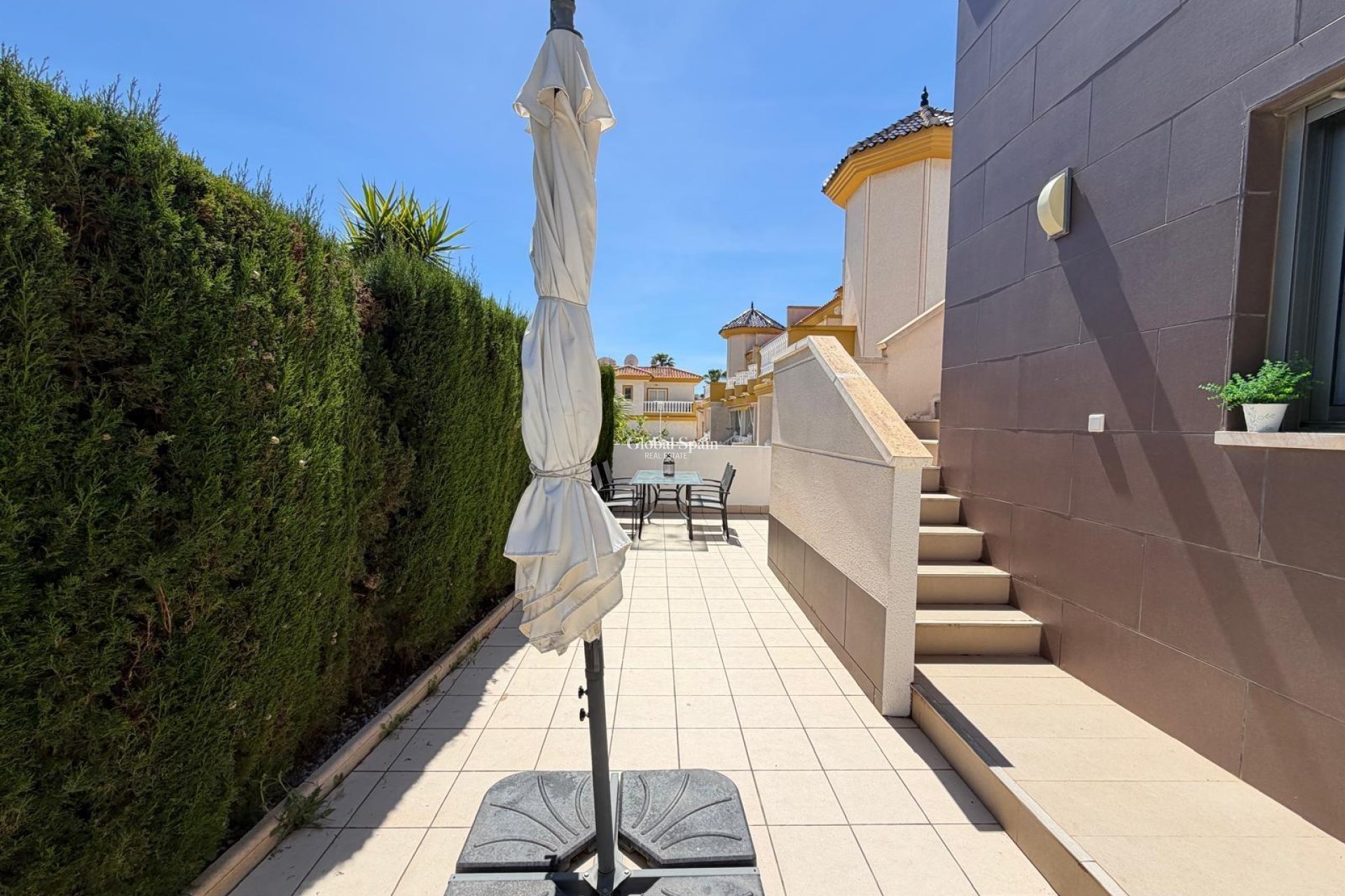 Wederverkoop - VILLA -
CIUDAD QUESADA